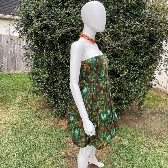 💋Alice + Olivia strapless fit & flare 3 tier lined mini dress - Picture 4 of 15